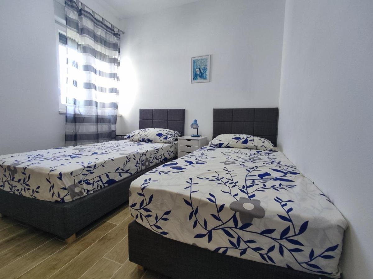 Sunny Attic Apartment With Balcony & Modern City Apartment With Outdoor Area, No Balcony Trogir Exterior photo