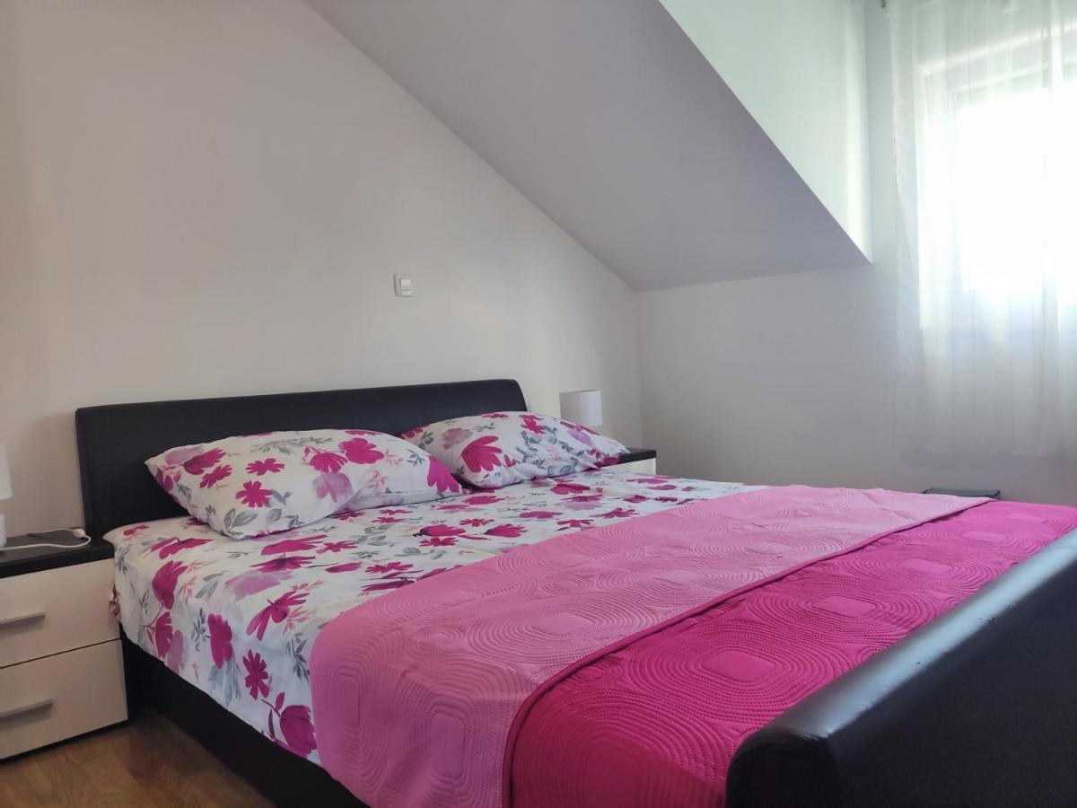 Sunny Attic Apartment With Balcony & Modern City Apartment With Outdoor Area, No Balcony Trogir Exterior photo
