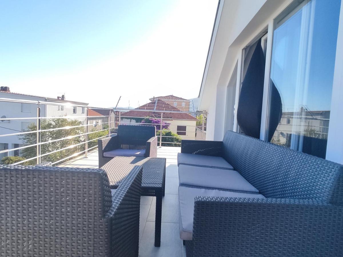 Sunny Attic Apartment With Balcony & Modern City Apartment With Outdoor Area, No Balcony Trogir Exterior photo