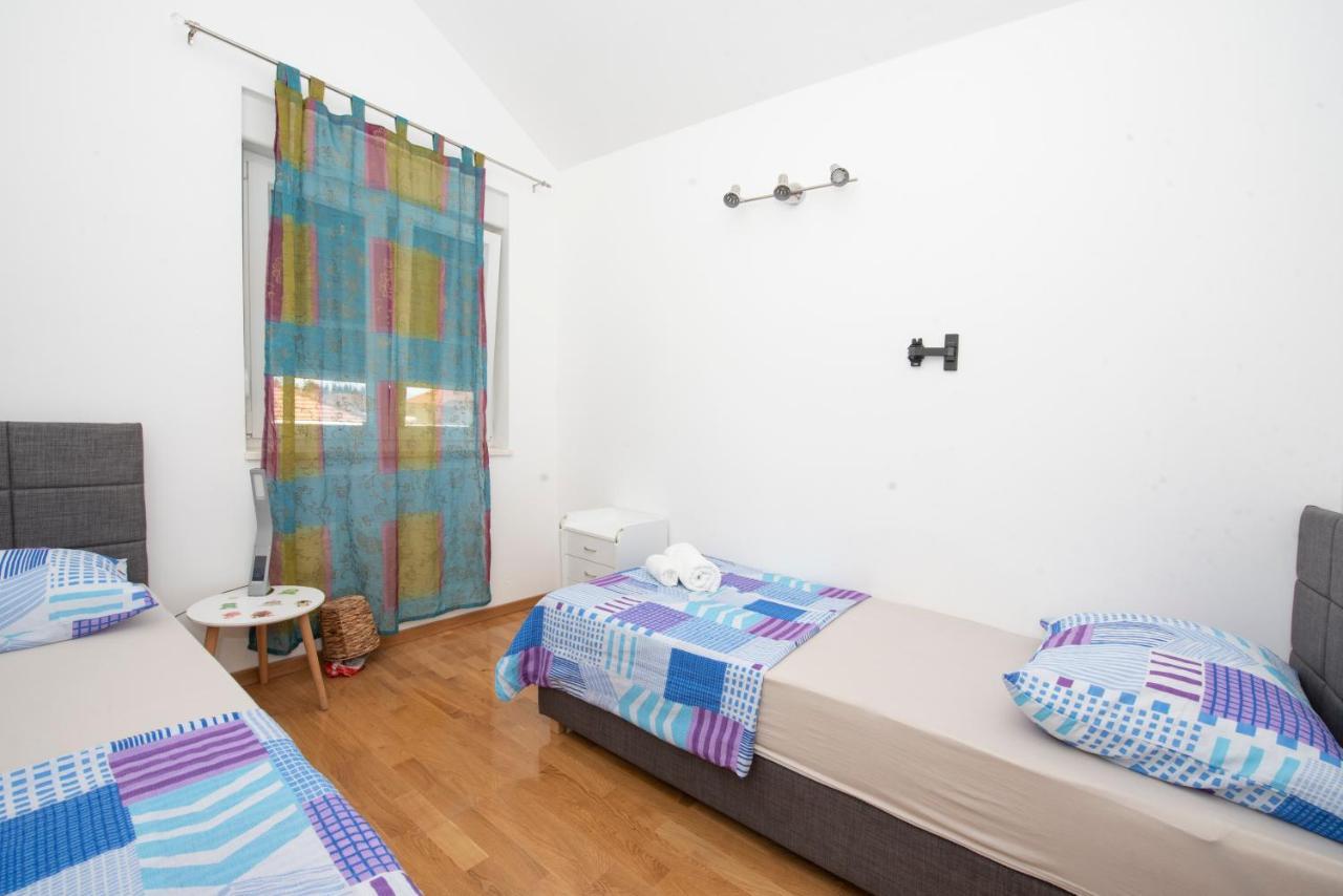 Sunny Attic Apartment With Balcony & Modern City Apartment With Outdoor Area, No Balcony Trogir Exterior photo