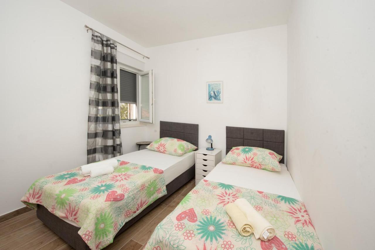 Sunny Attic Apartment With Balcony & Modern City Apartment With Outdoor Area, No Balcony Trogir Exterior photo