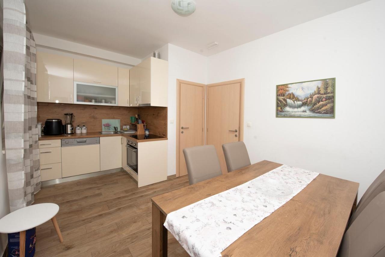 Sunny Attic Apartment With Balcony & Modern City Apartment With Outdoor Area, No Balcony Trogir Exterior photo